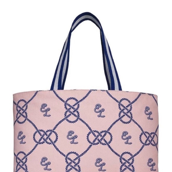 Estée Lauder - Picture 2 of 3